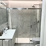 With Private Courtyard - Colosseum & Forum Appartement Rome
