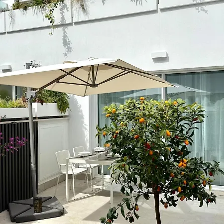 With Private Courtyard - Colosseum & Forum Apartment *