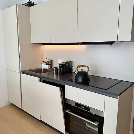 With Private Courtyard - Colosseum & Forum Apartment Rome