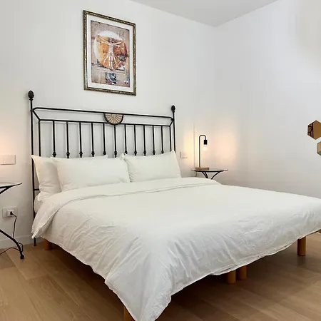 With Private Courtyard - Colosseum & Forum Apartmán *