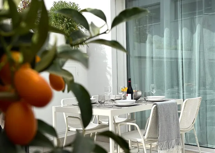 With Private Courtyard - Colosseum & Forum ローマ