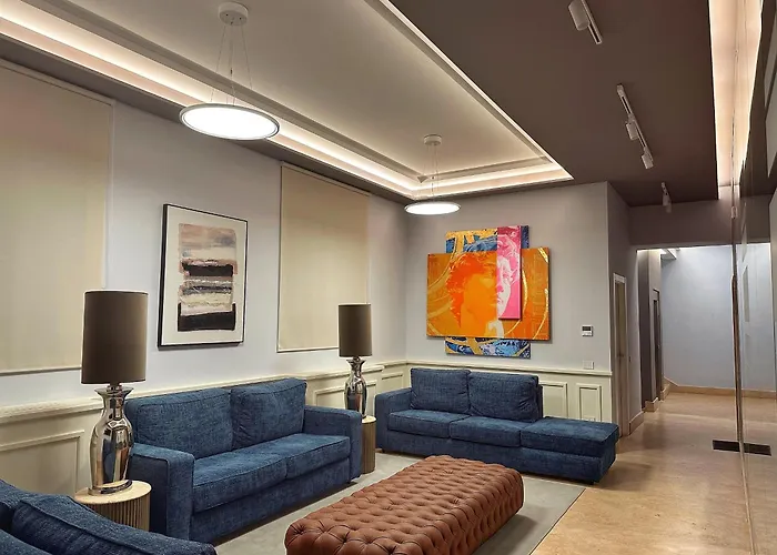 With Private Courtyard - Colosseum & Forum *